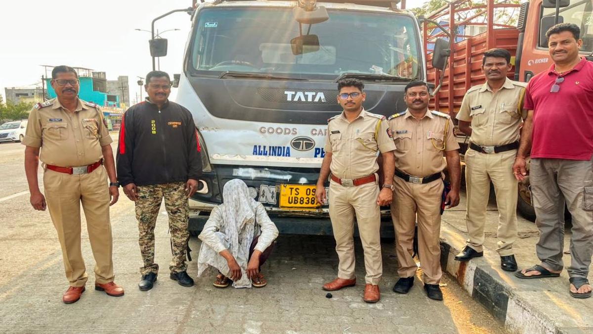 फिल्मी स्टाइल पीछा कर सावली पुलिस ने पकड़ा गोवंश तस्करी का ट्रक, 22.90 लाख का माल जब्त